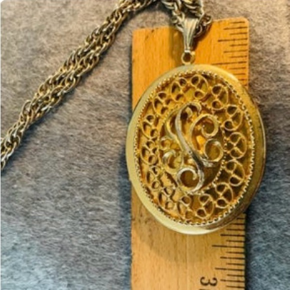 Sarah Coventry Lot of Brooch, Necklace w/Locket & Stunning Tree Brooch w/Pearls - Picture 2 of 10